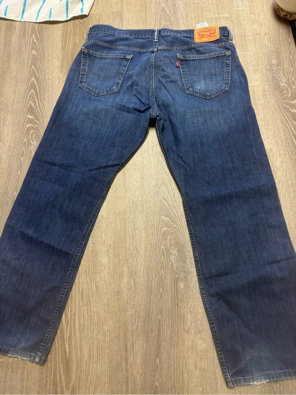 LEVI Men's Classic Dark Blue Jeans
